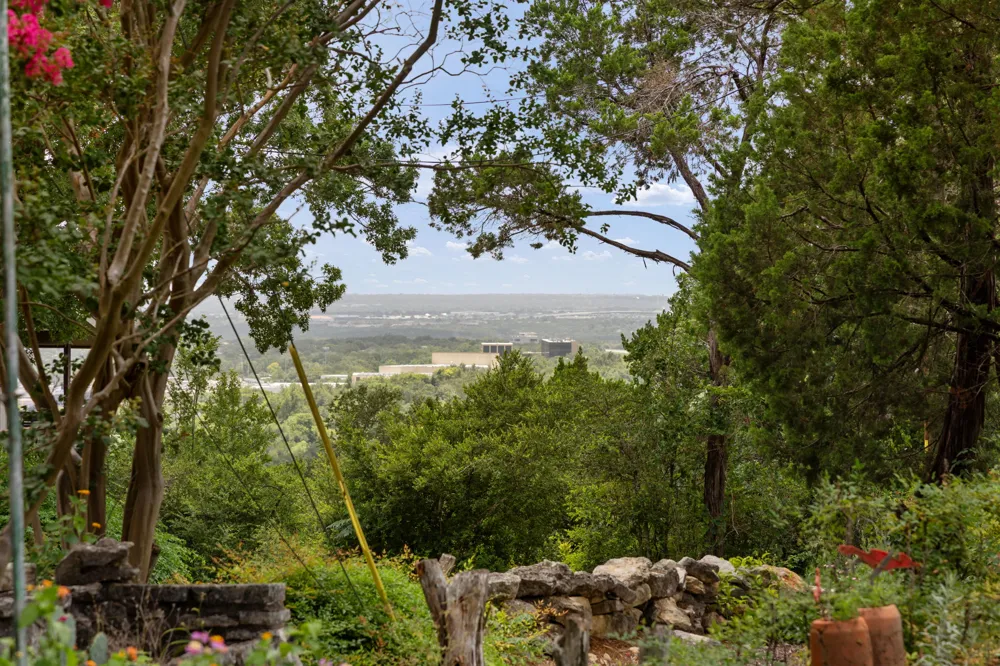 468 Spiller Lane West Lake Hills, TX 78746