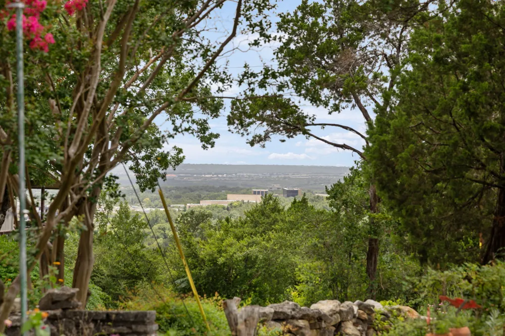 468 Spiller Lane West Lake Hills, TX 78746