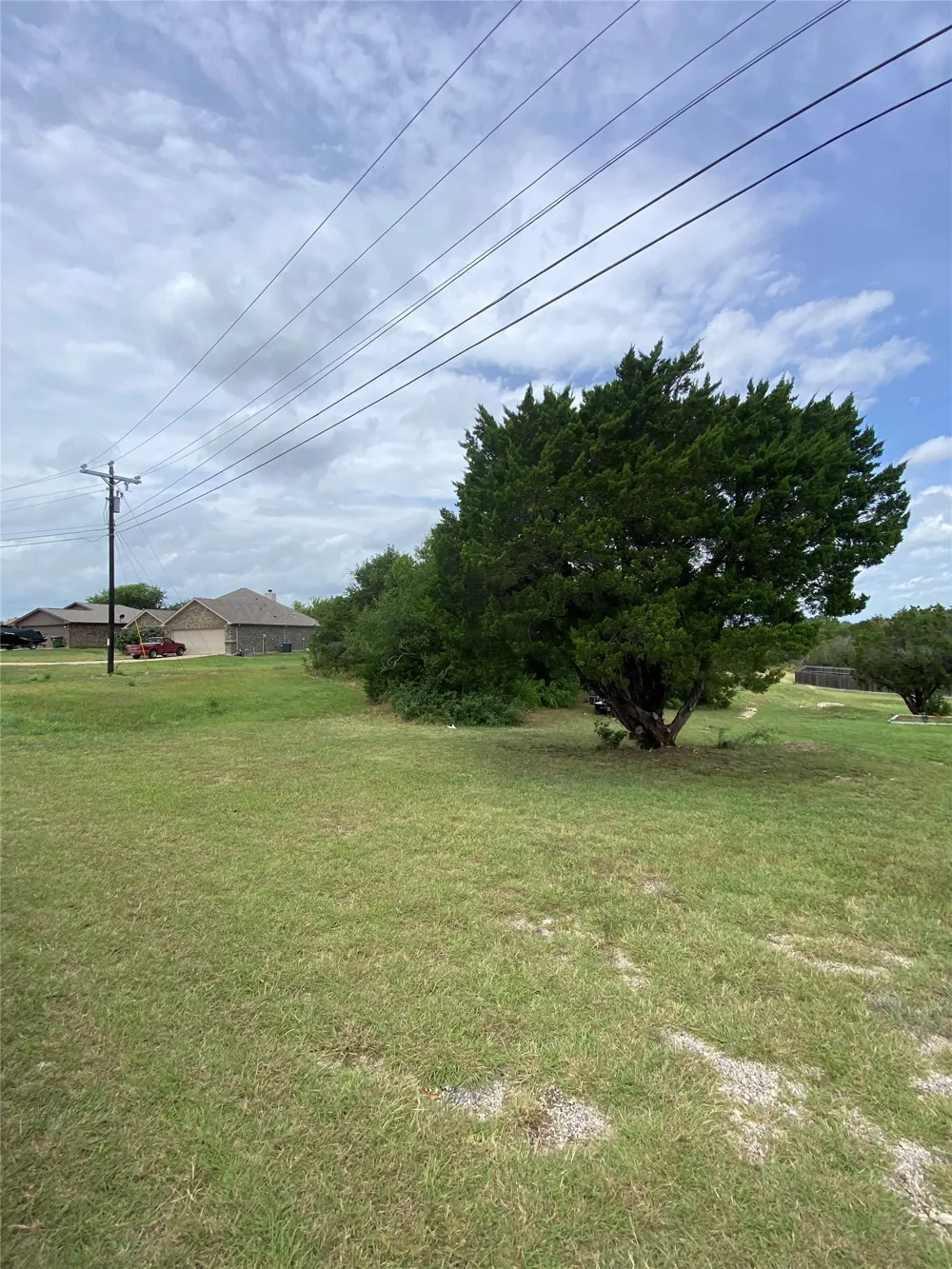 4043 Apache Circle Granbury, TX 76048
