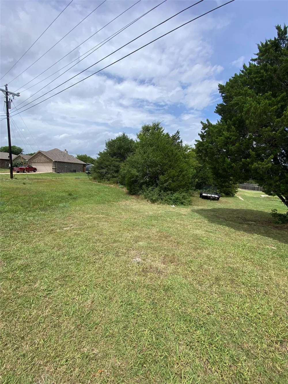 4043 Apache Circle Granbury, TX 76048