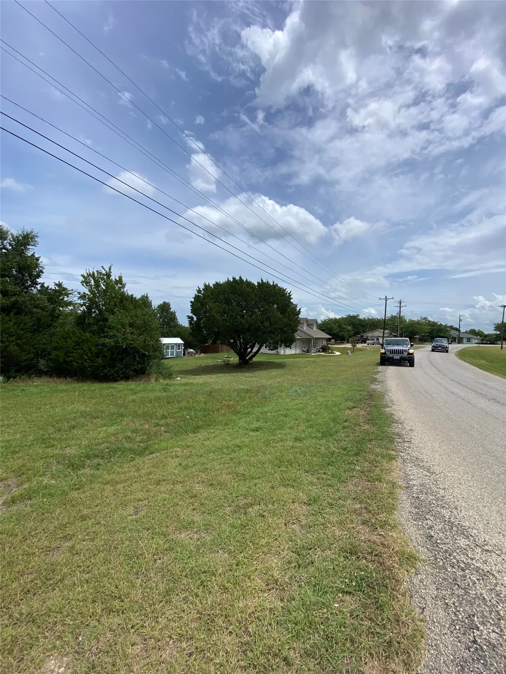 4043 Apache Circle Granbury, TX 76048