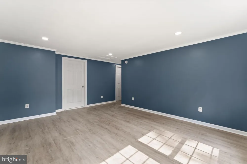 2711 S SHORE DRIVE Williamstown, NJ 08094