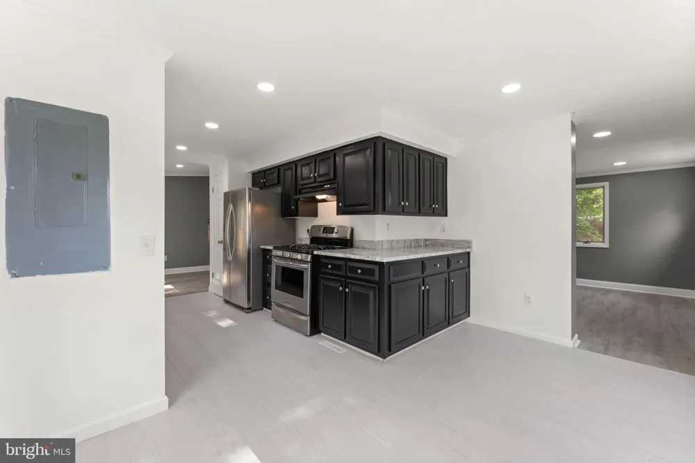 2711 S SHORE DRIVE Williamstown, NJ 08094