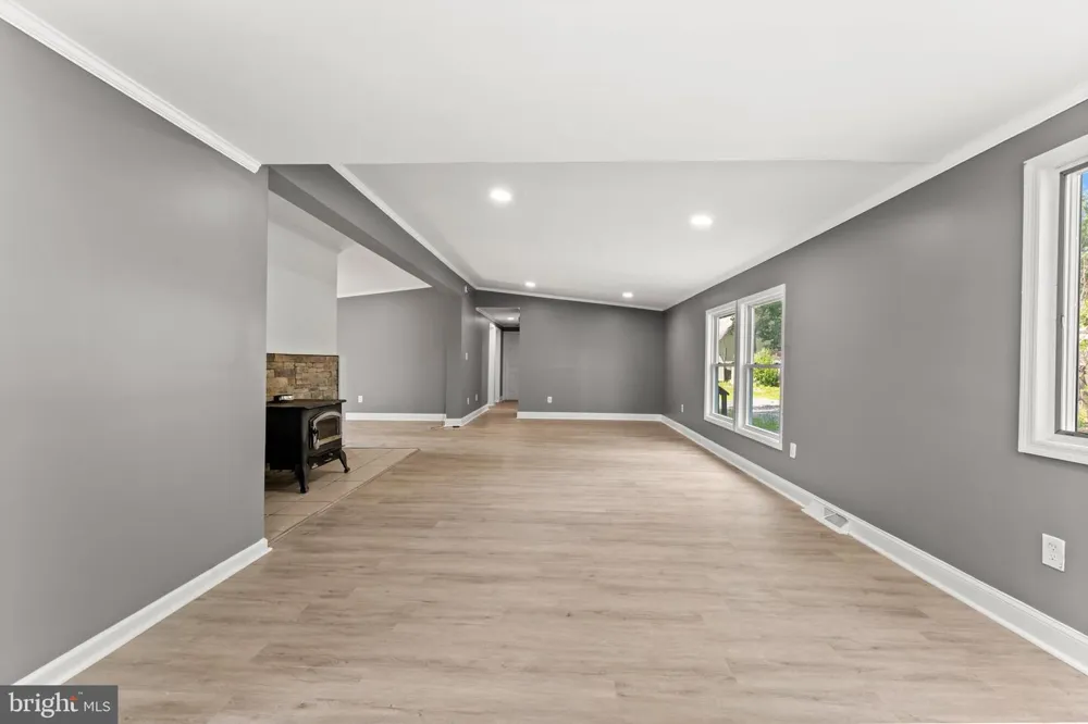 2711 S SHORE DRIVE Williamstown, NJ 08094