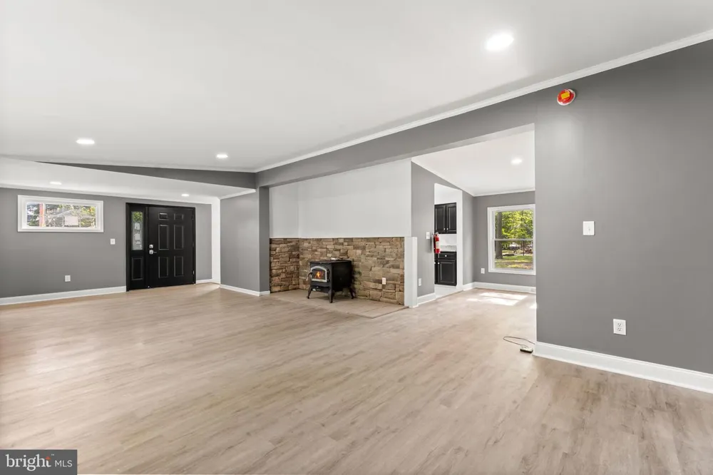 2711 S SHORE DRIVE Williamstown, NJ 08094