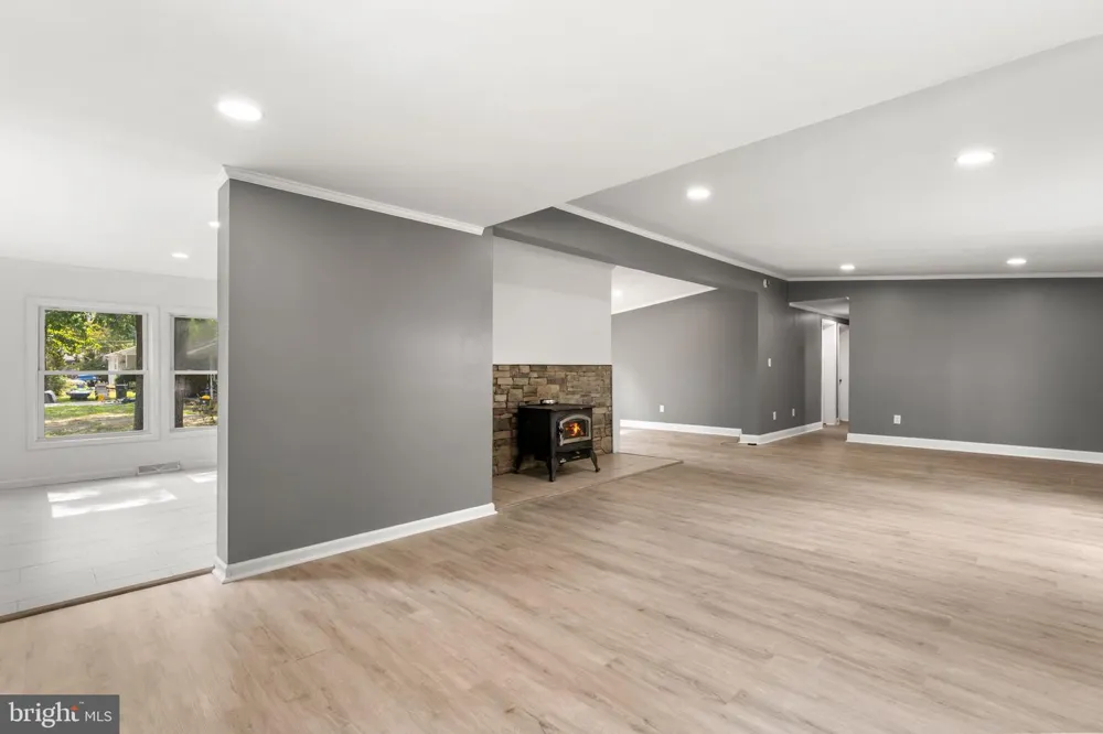 2711 S SHORE DRIVE Williamstown, NJ 08094
