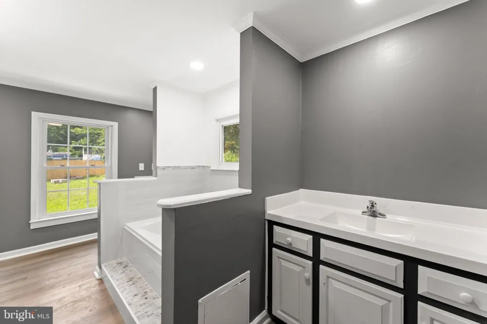 2711 S SHORE DRIVE Williamstown, NJ 08094