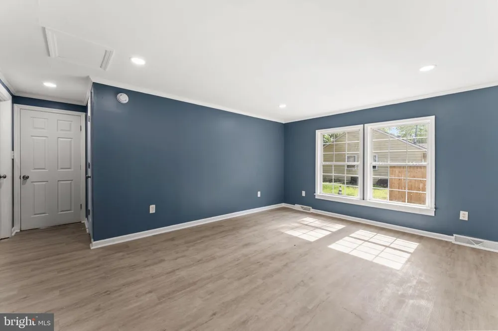 2711 S SHORE DRIVE Williamstown, NJ 08094