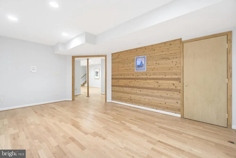 6181 WOODED RUN DRIVE Columbia, MD 21044