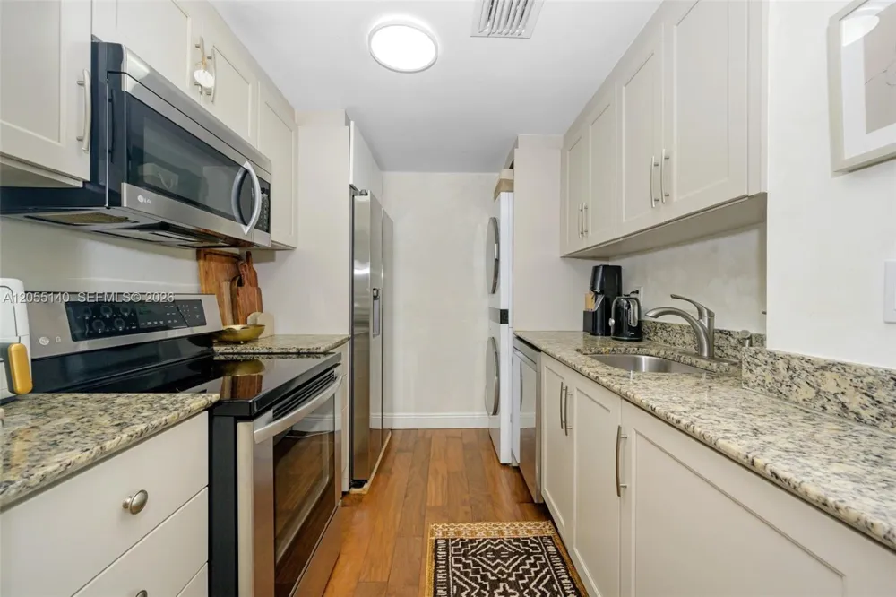 10275 Collins Ave #334 Bal Harbour, FL 33154