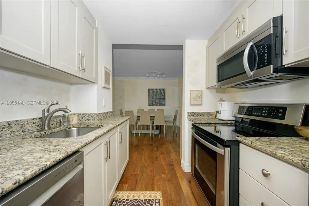 10275 Collins Ave #334 Bal Harbour, FL 33154