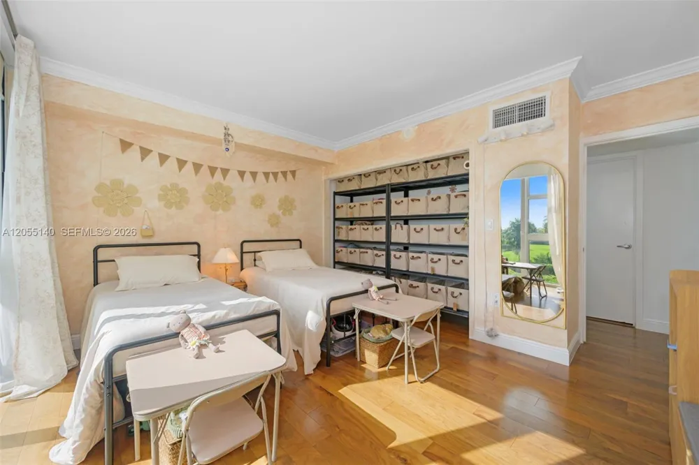 10275 Collins Ave #334 Bal Harbour, FL 33154