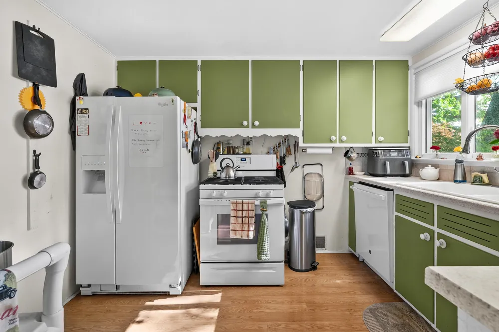 12101 Oakridge Road Plainwell, MI 49080