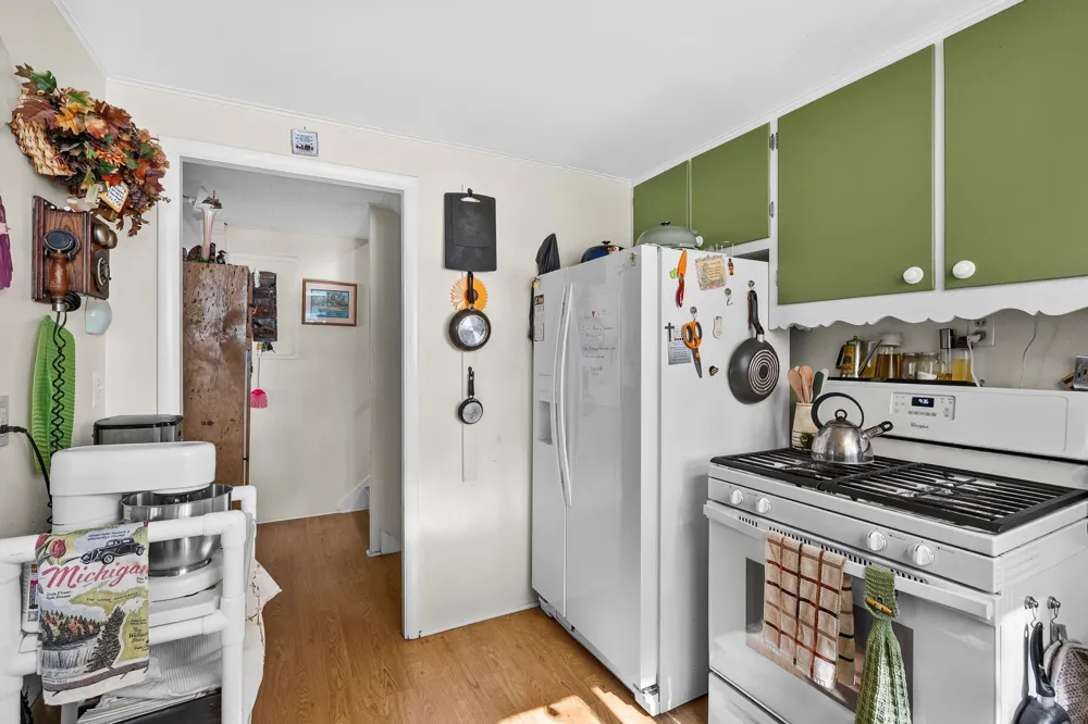 12101 Oakridge Road Plainwell, MI 49080