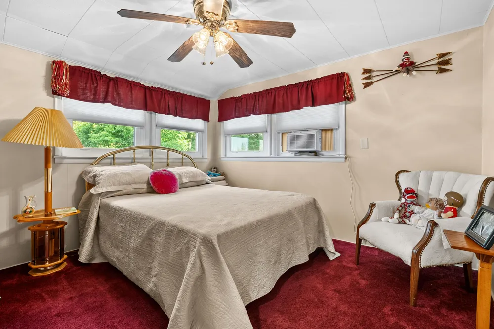 12101 Oakridge Road Plainwell, MI 49080