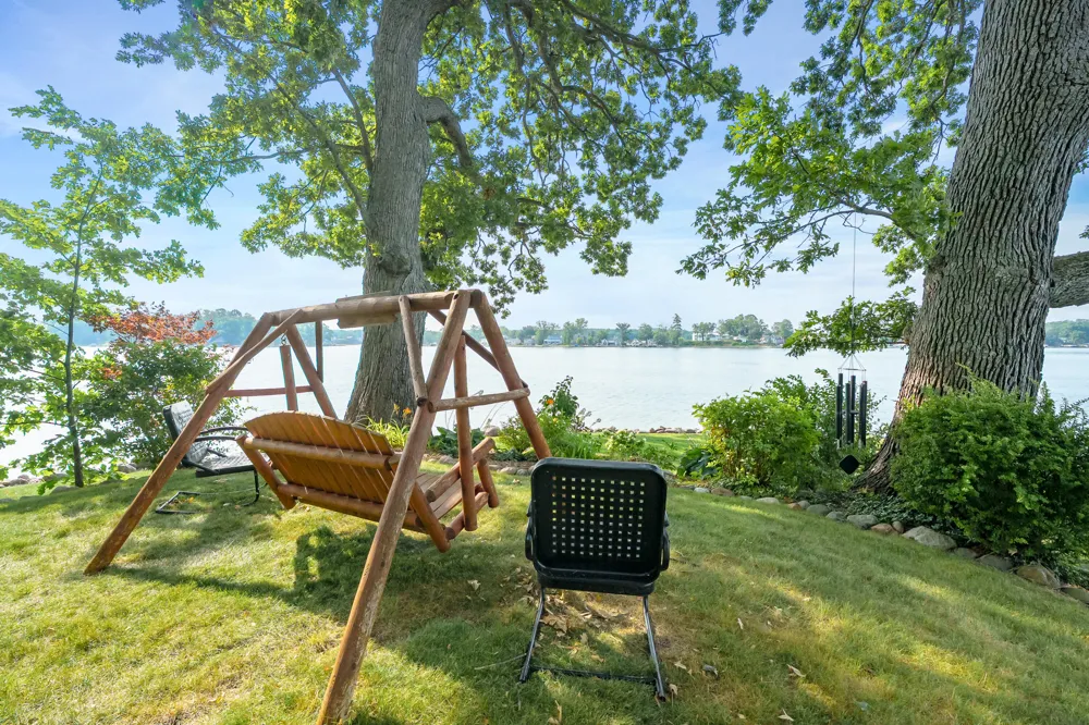 12101 Oakridge Road Plainwell, MI 49080