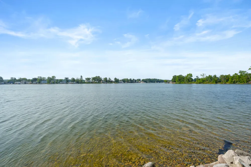 12101 Oakridge Road Plainwell, MI 49080