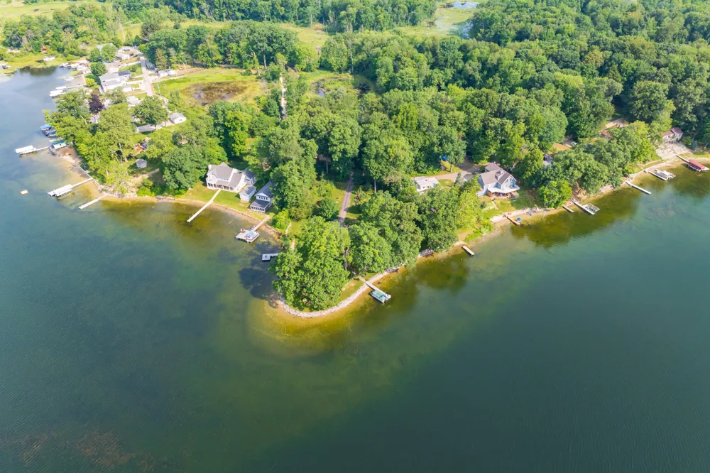 12101 Oakridge Road Plainwell, MI 49080