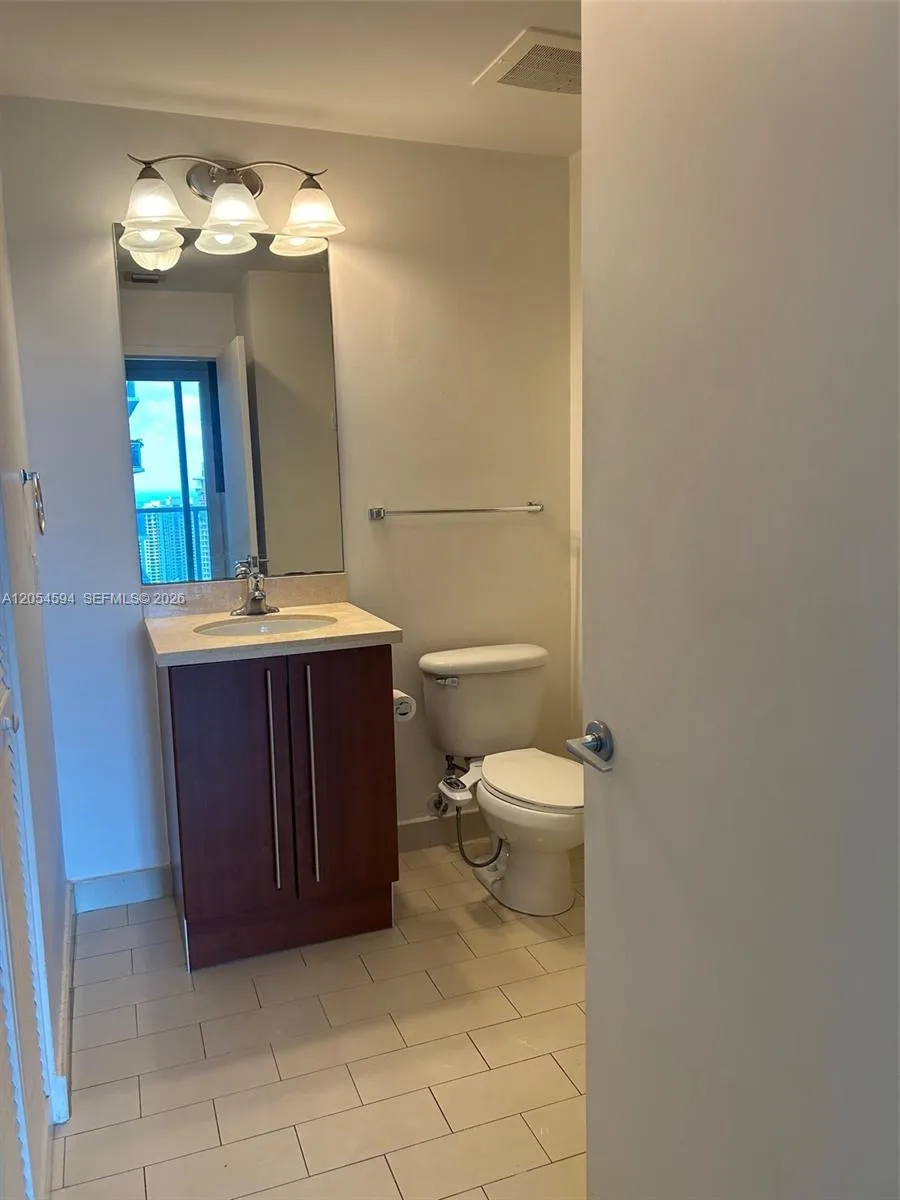 1111 SW 1st Ave #3816 Miami, FL 33130