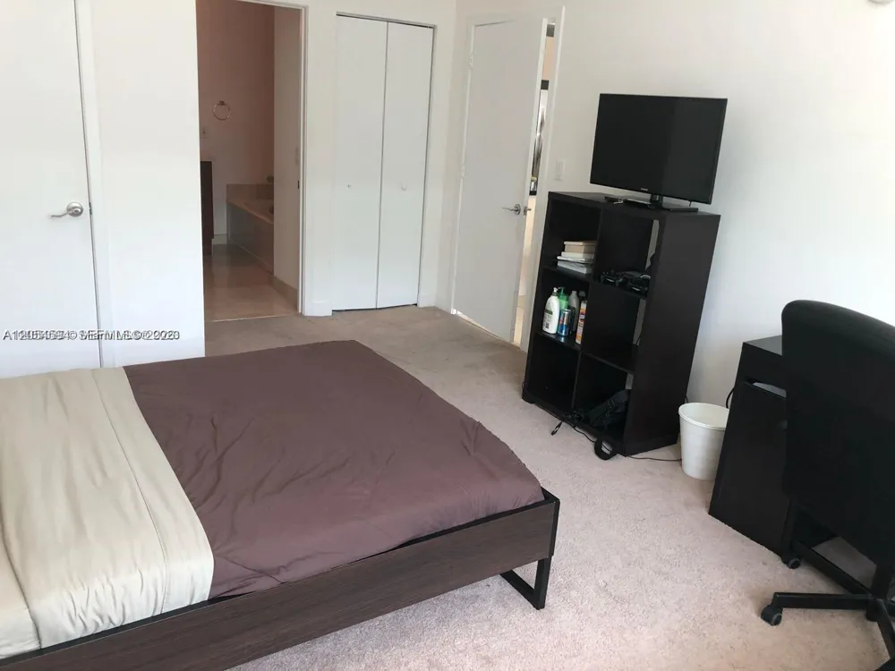 1111 SW 1st Ave #3816 Miami, FL 33130