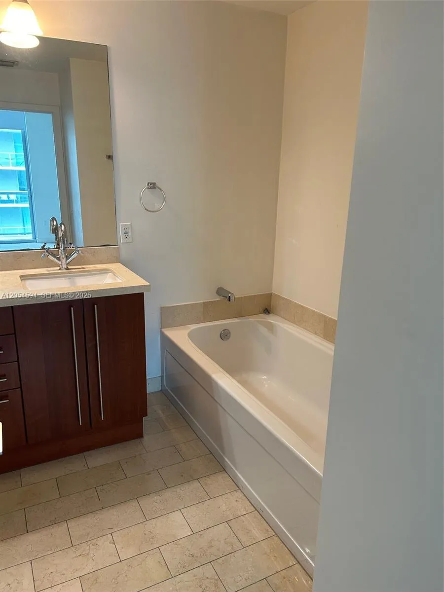 1111 SW 1st Ave #3816 Miami, FL 33130