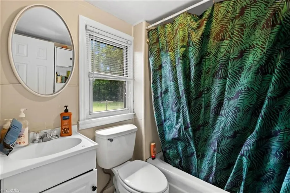 1844 Price Road Eden, NC 27288