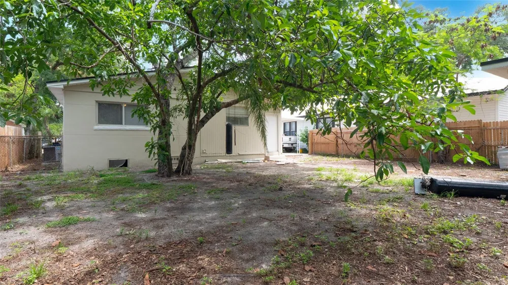 1213 E 24TH AVENUE Tampa, FL 33605