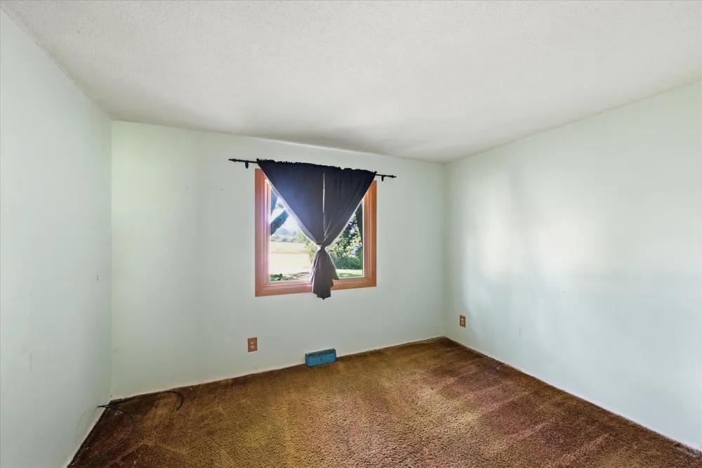 12212 283rd Avenue Princeton, MN 55371