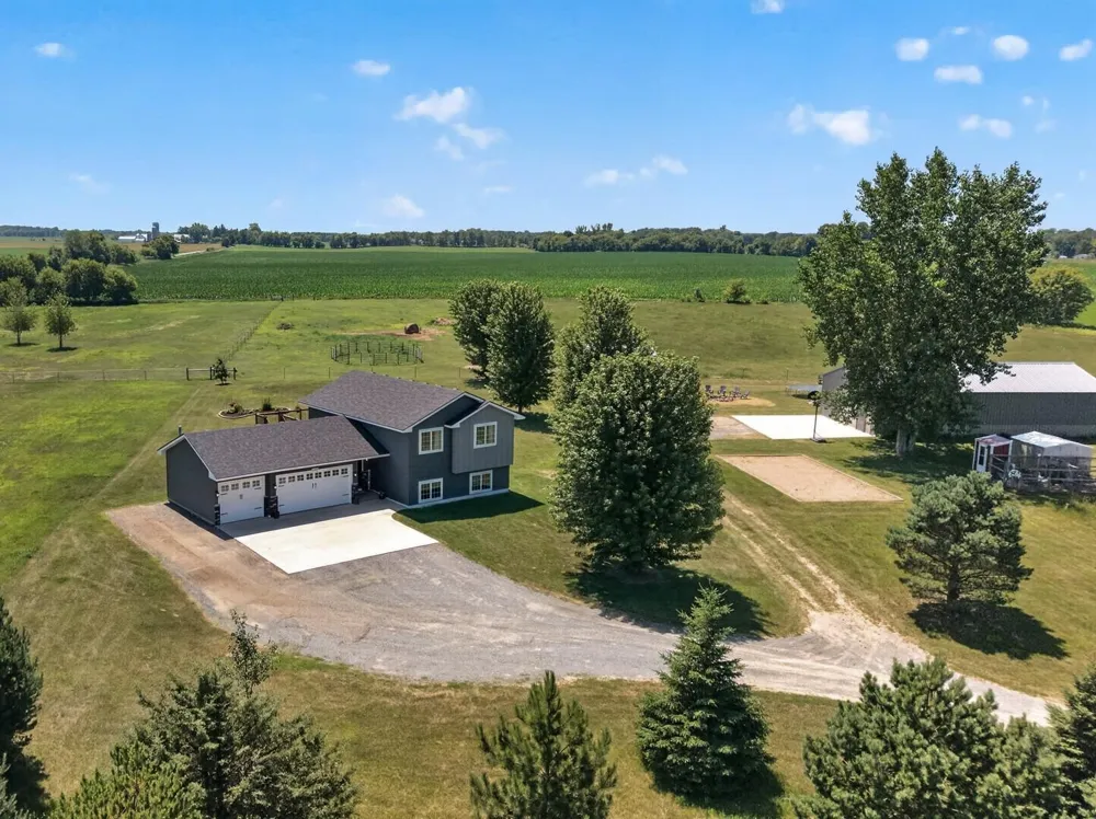 13487 Saint Croix Trail North Branch, MN 55056