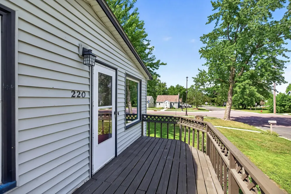 220 Chestnut Street Belle Plaine, MN 56011