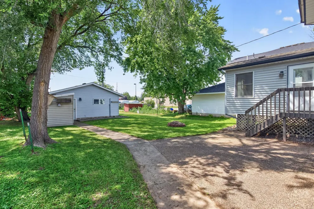 220 Chestnut Street Belle Plaine, MN 56011