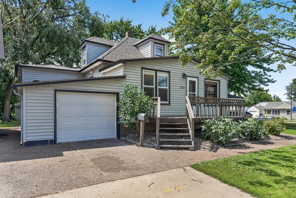 220 Chestnut Street Belle Plaine, MN 56011