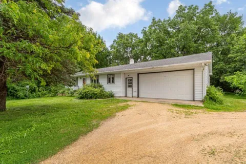 52621 Valley View Circle