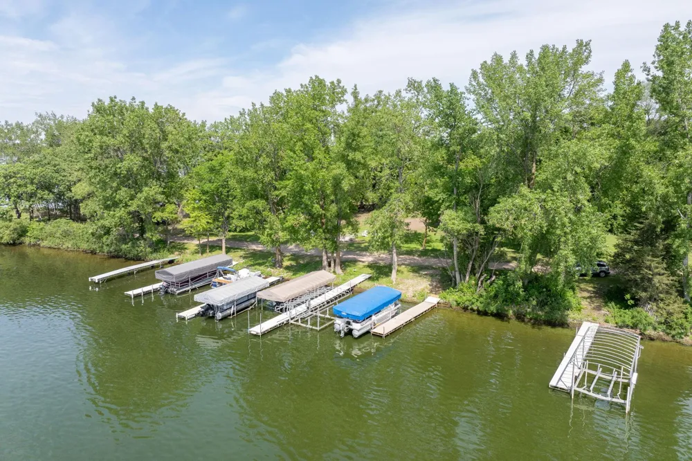 6105 Shamrock Drive Madison Lake, MN 56063