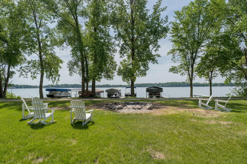 6105 Shamrock Drive Madison Lake, MN 56063