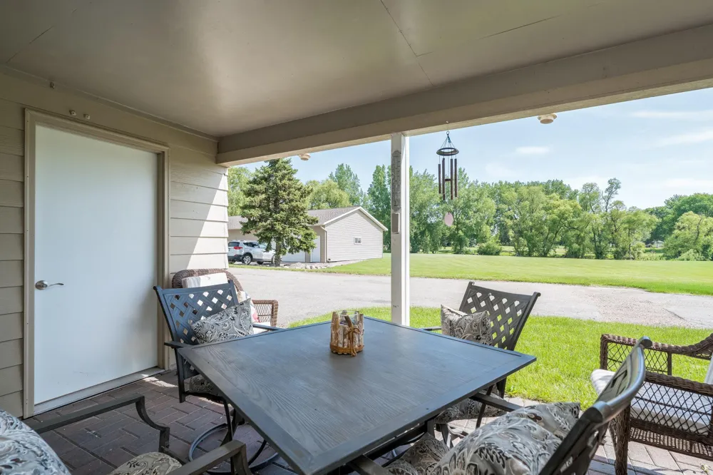 6105 Shamrock Drive Madison Lake, MN 56063