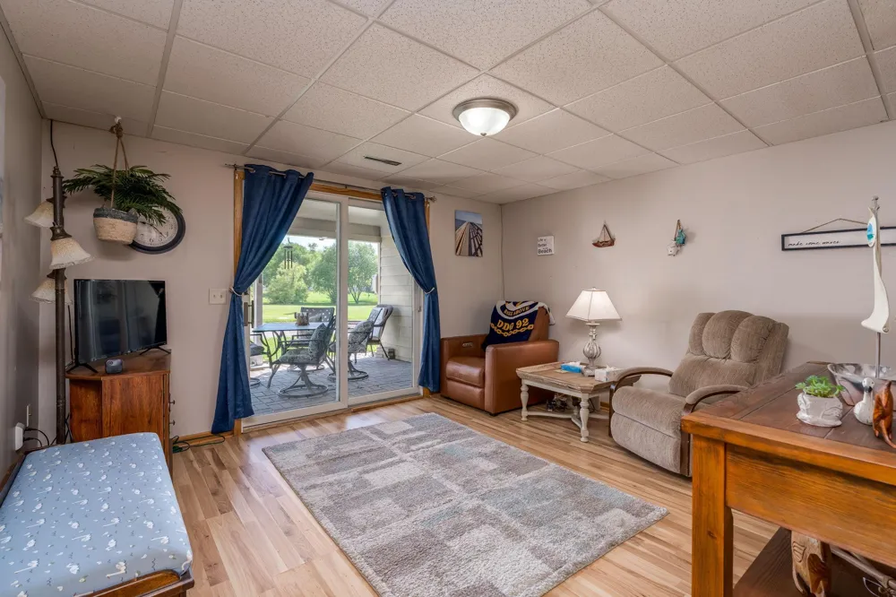 6105 Shamrock Drive Madison Lake, MN 56063