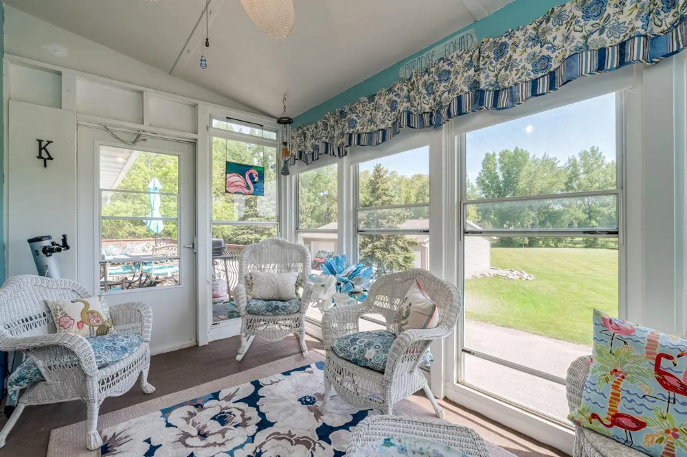 6105 Shamrock Drive Madison Lake, MN 56063