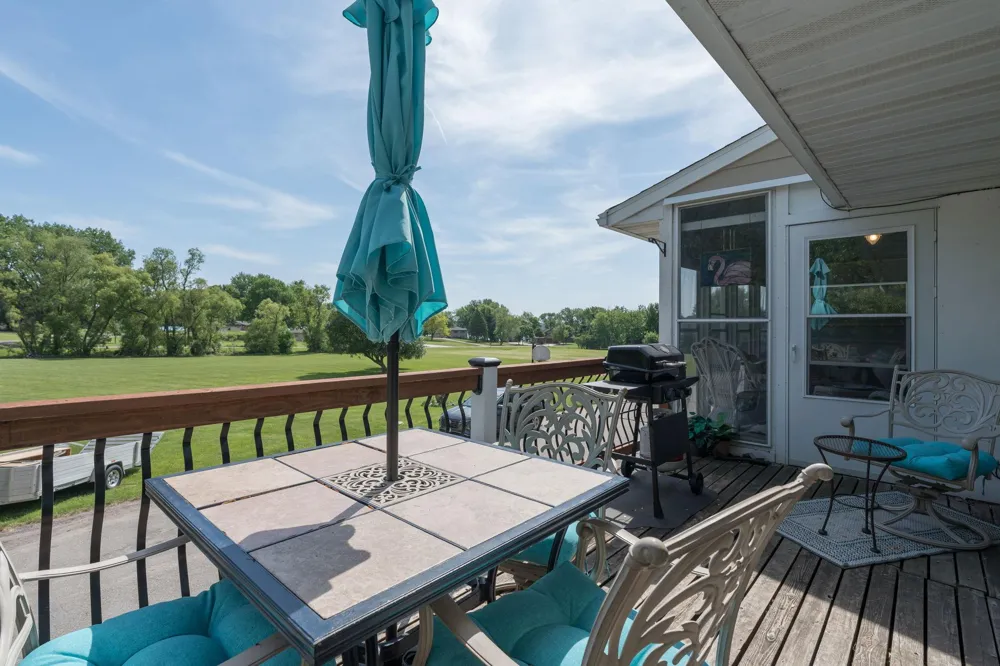 6105 Shamrock Drive Madison Lake, MN 56063