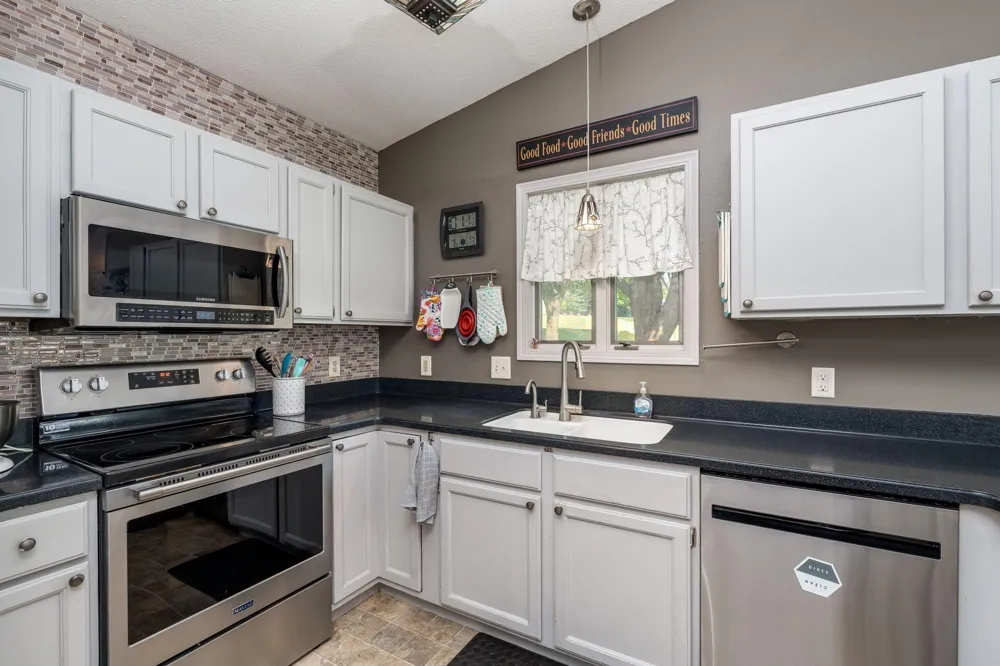 6105 Shamrock Drive Madison Lake, MN 56063