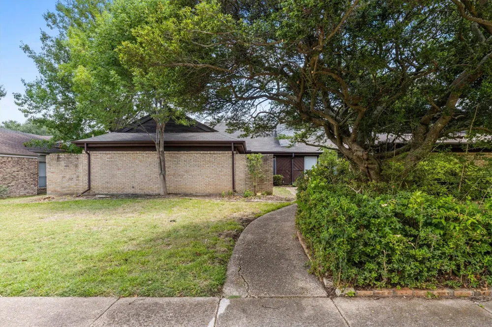 1908 Treehouse Lane Plano, TX 75023
