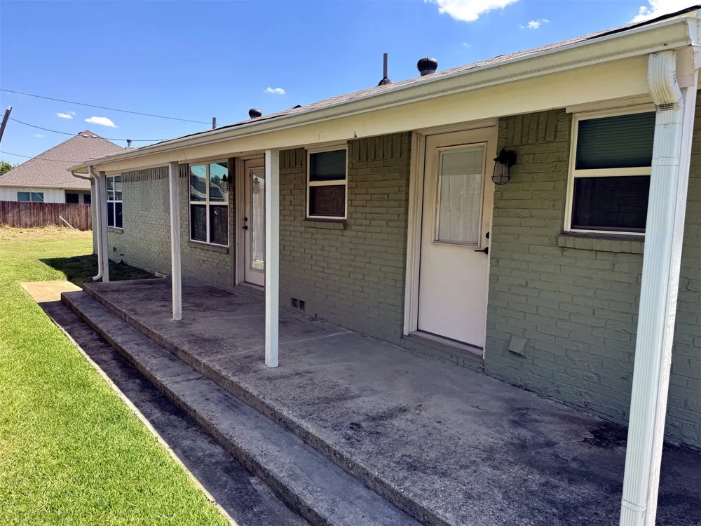 321 E Lake Street Krum, TX 76249