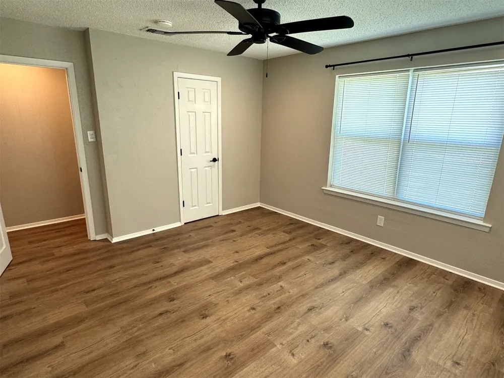 321 E Lake Street Krum, TX 76249