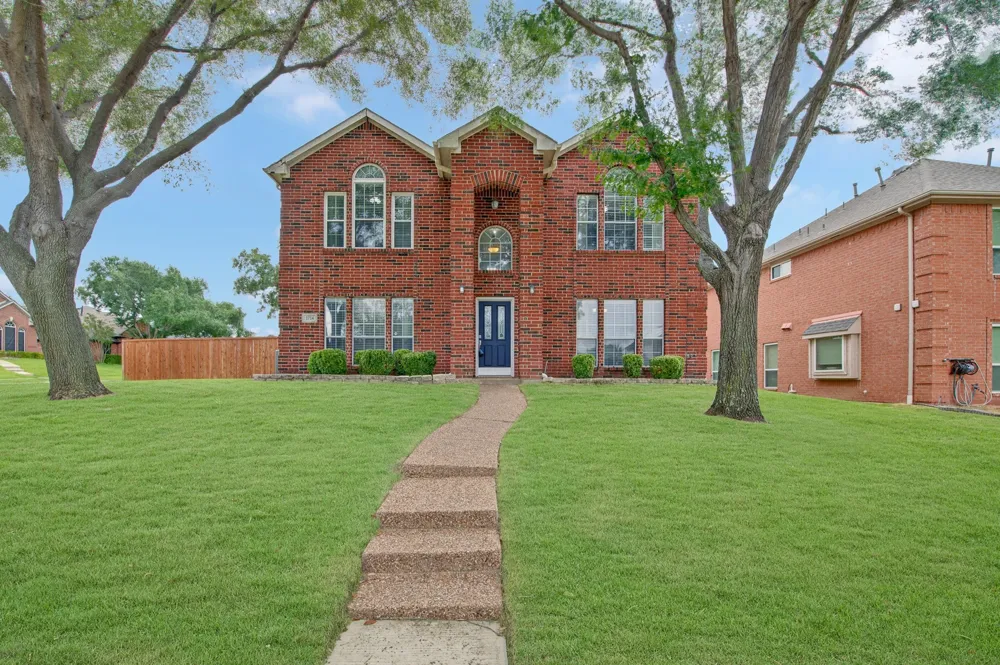 2724 Winterlake Drive Carrollton, TX 75006