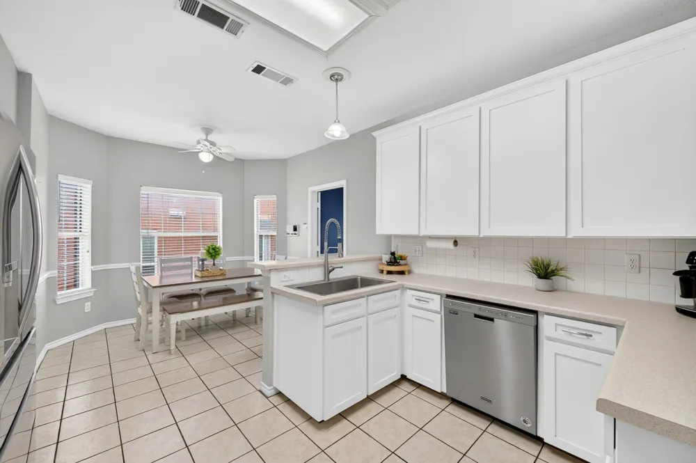 2724 Winterlake Drive Carrollton, TX 75006