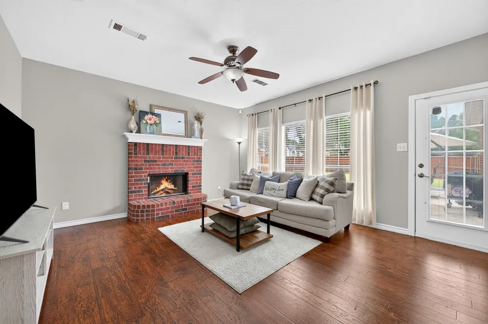 2724 Winterlake Drive Carrollton, TX 75006
