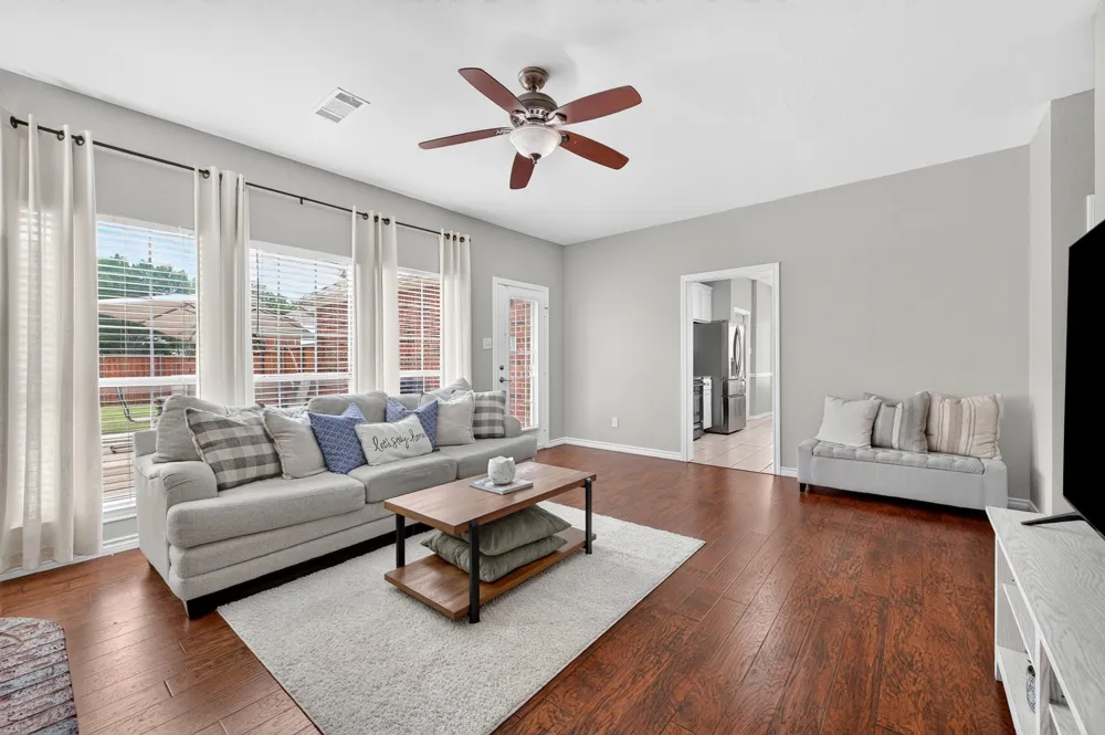 2724 Winterlake Drive Carrollton, TX 75006