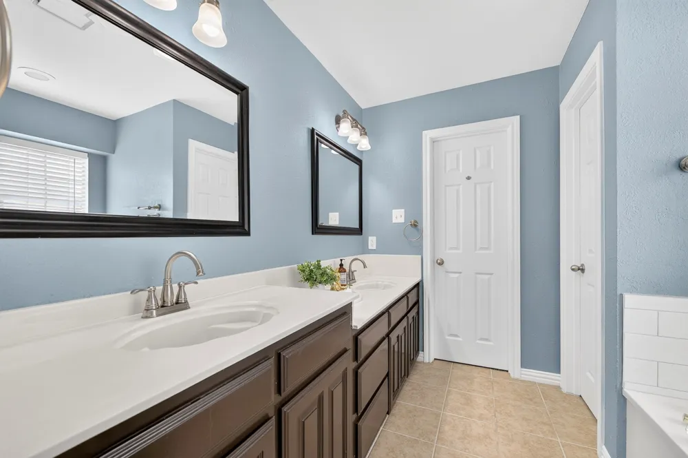 2724 Winterlake Drive Carrollton, TX 75006