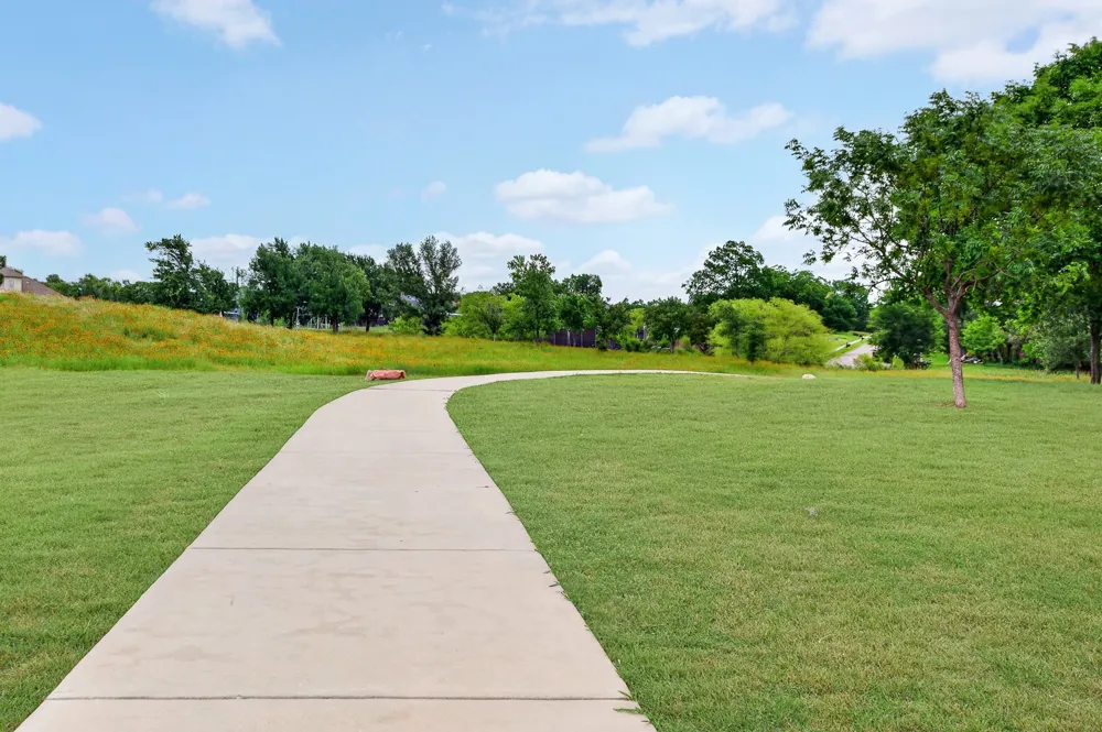2724 Winterlake Drive Carrollton, TX 75006