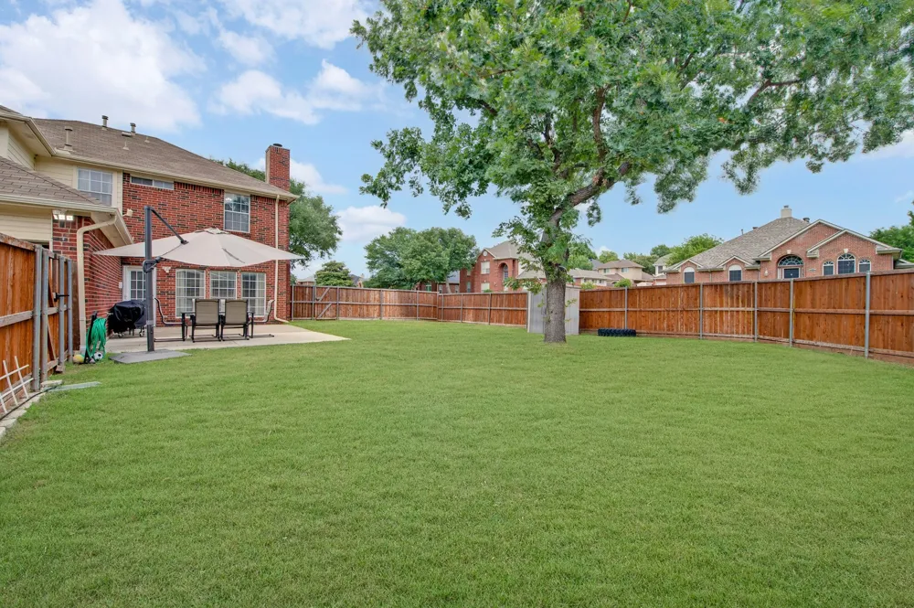2724 Winterlake Drive Carrollton, TX 75006